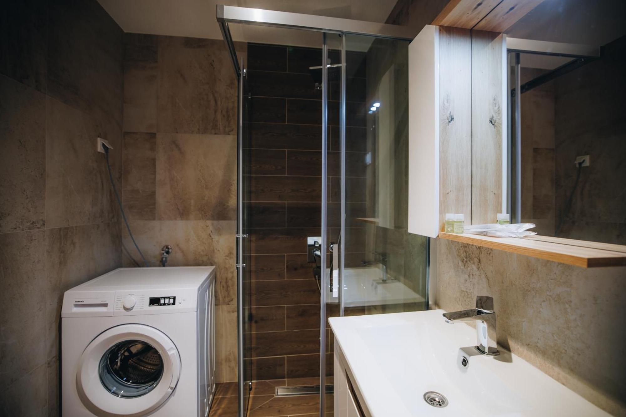 Apartment Lust Premium Iii *